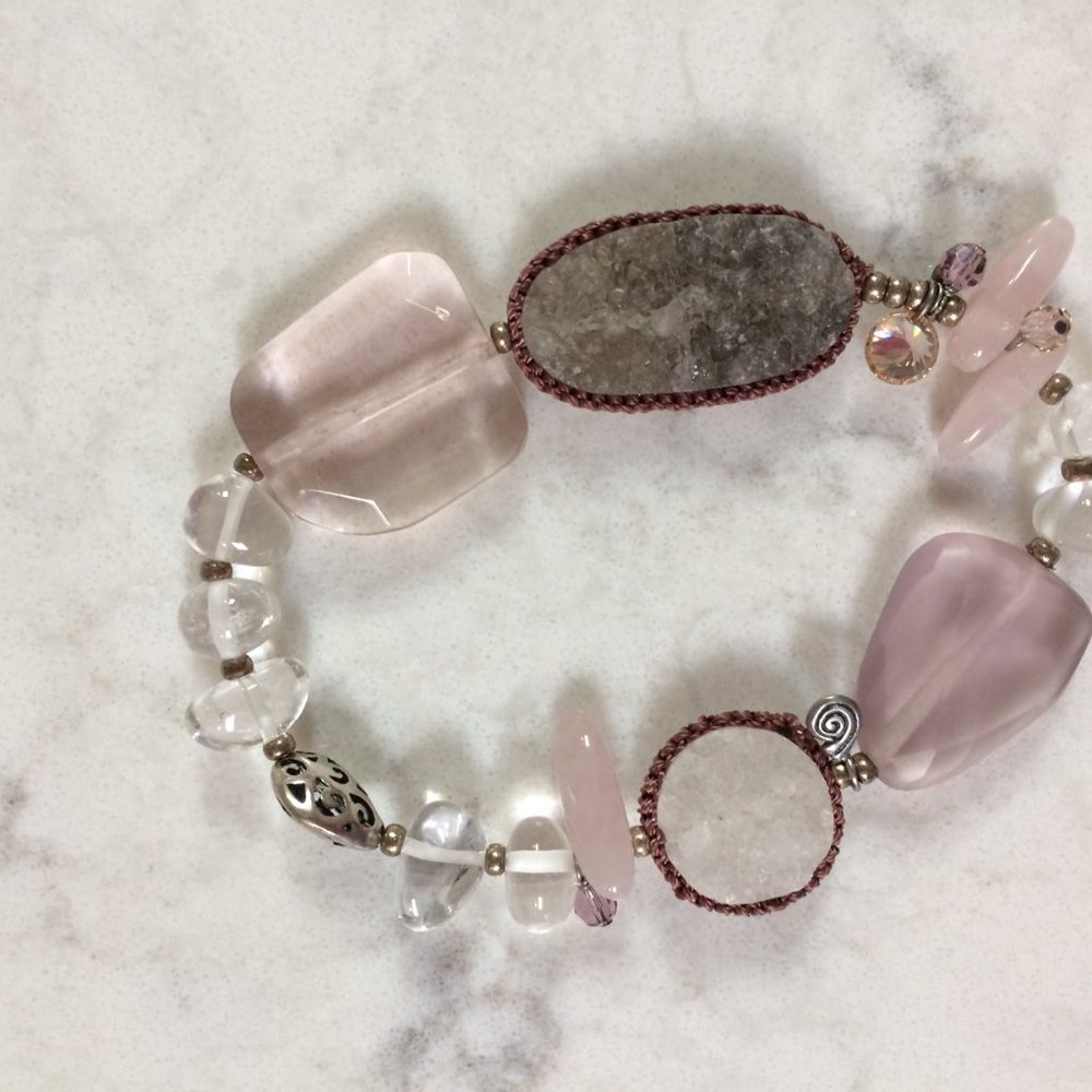 *Brand New* Silpada Gentle Edge Stretch Bracelet